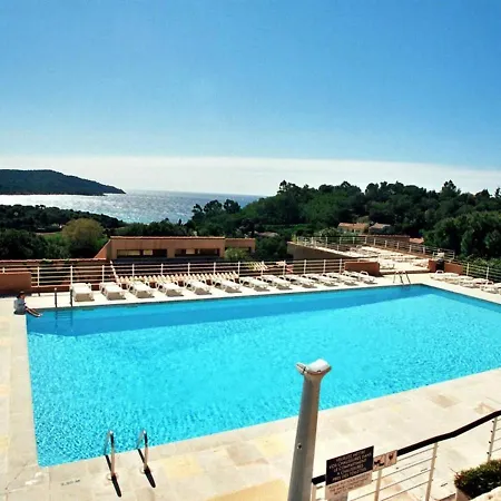 Avec Piscine Et Terrasse A 300m De La - Fr-1-226b-47 Apartment